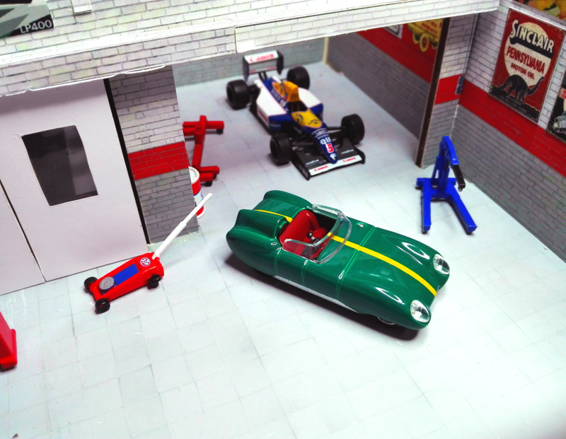 Illustration for article titled Pre-Christmas presents for me. And some pics for you